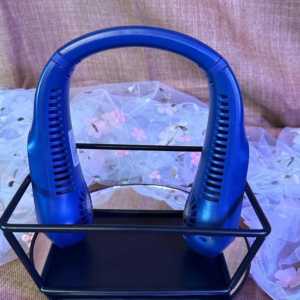 Neck Fan Personal Cooling System - Picture 5 of 5